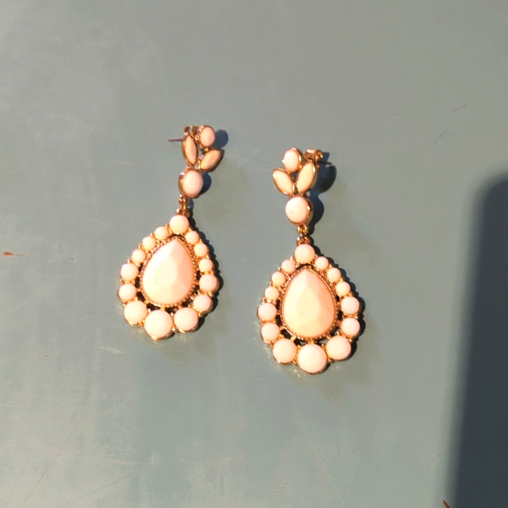 Buy 1 get 1 free - earrings